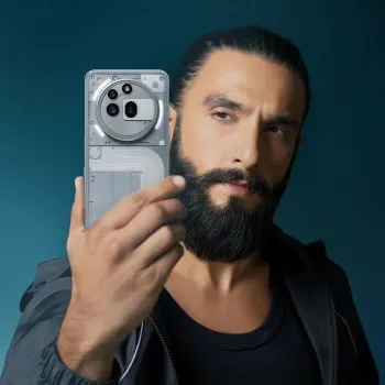 Ranveer with Phone (3a) Pro. Source: [[https://www.instagram.com/p/DGdmwM2yk_u/|techkard via Instagram]]