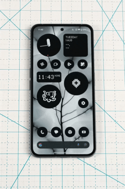 Changing a Nothing OS homescreen from the default icon pack to Nothing icon pack
